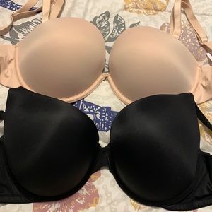 2 NWO tags Victoria Secret push up bras